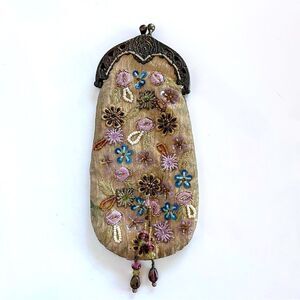 Vintage 1930’s Floral Embroidered Silk Purse
